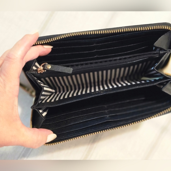 Kate Spade Raffia Wallet - Picture 4 of 5